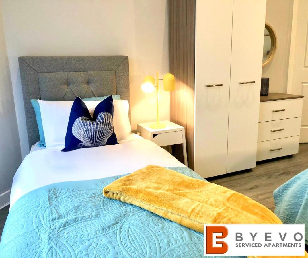 Byevo Almar Villa - Close To City And Airport - Perfect For Contractors Or Large Groups Glasgow Eksteriør billede