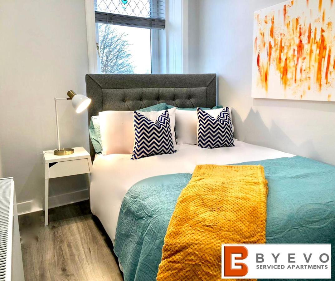 Byevo Almar Villa - Close To City And Airport - Perfect For Contractors Or Large Groups Glasgow Eksteriør billede